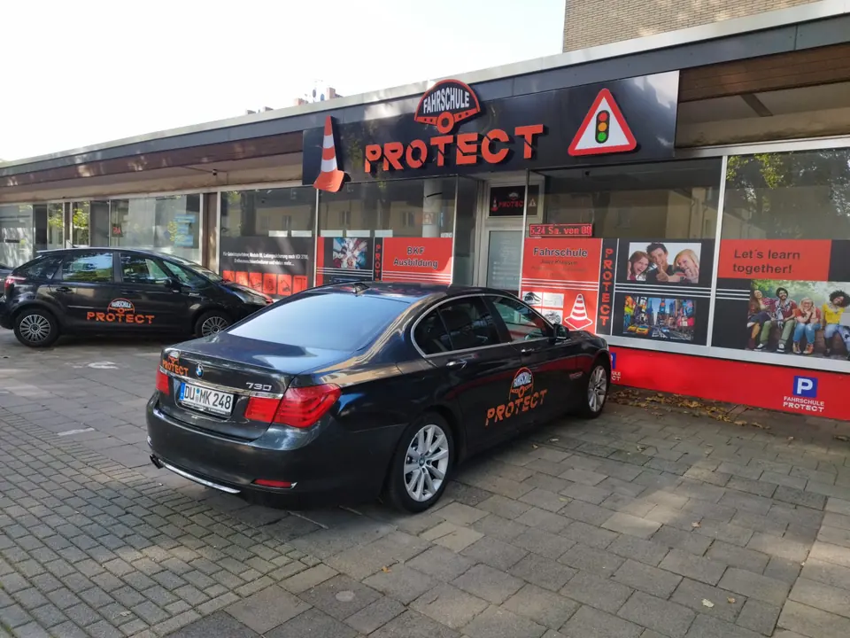 Außenansicht der Fahrschule Protect in Duisburg-Rheinhausen